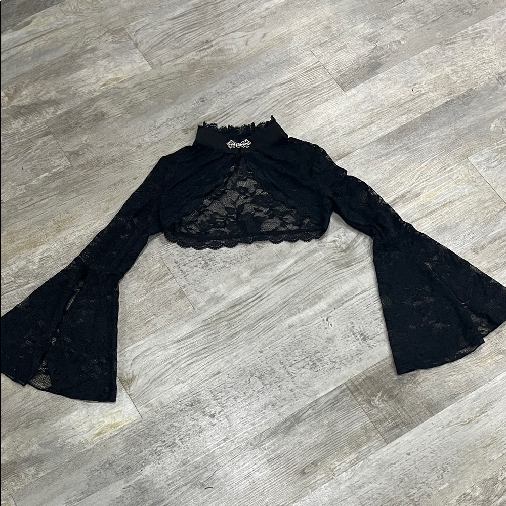 Romwe slit bell sleeve Elegant Black Lace Bell Sleeve Top XS
